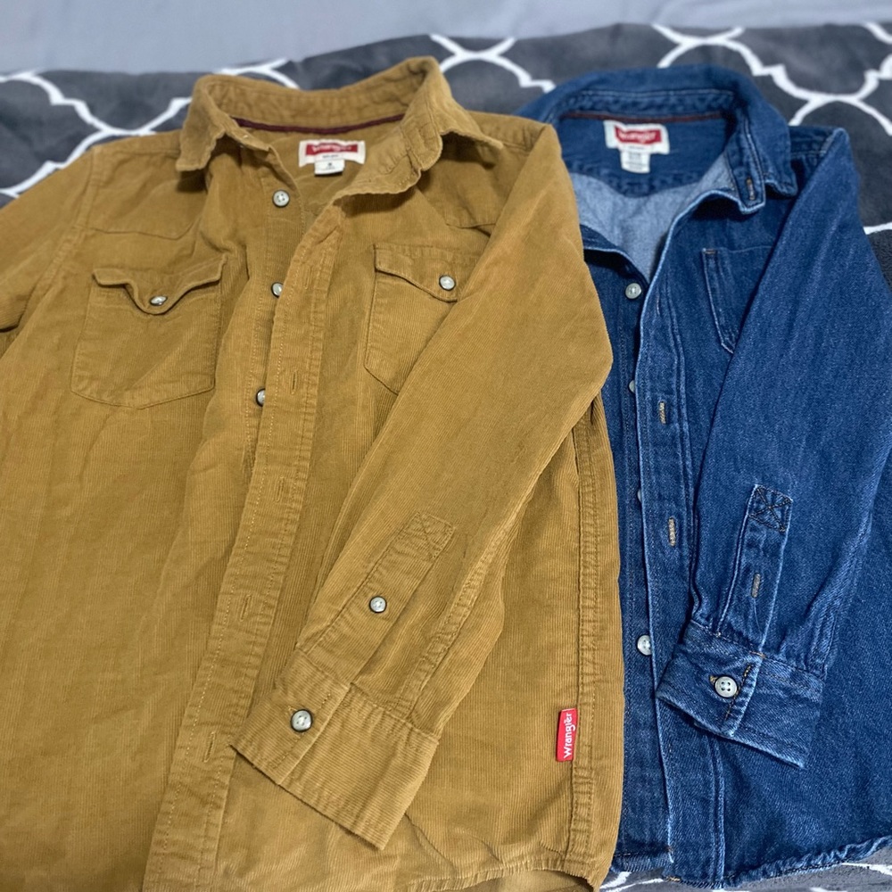 Wrangler boys shirts (sold together) size small medium 6/7, 8 good condition